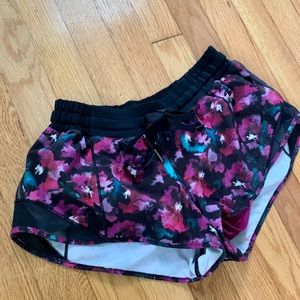Lululemon Hotty Hot Shorts in midnight bloom